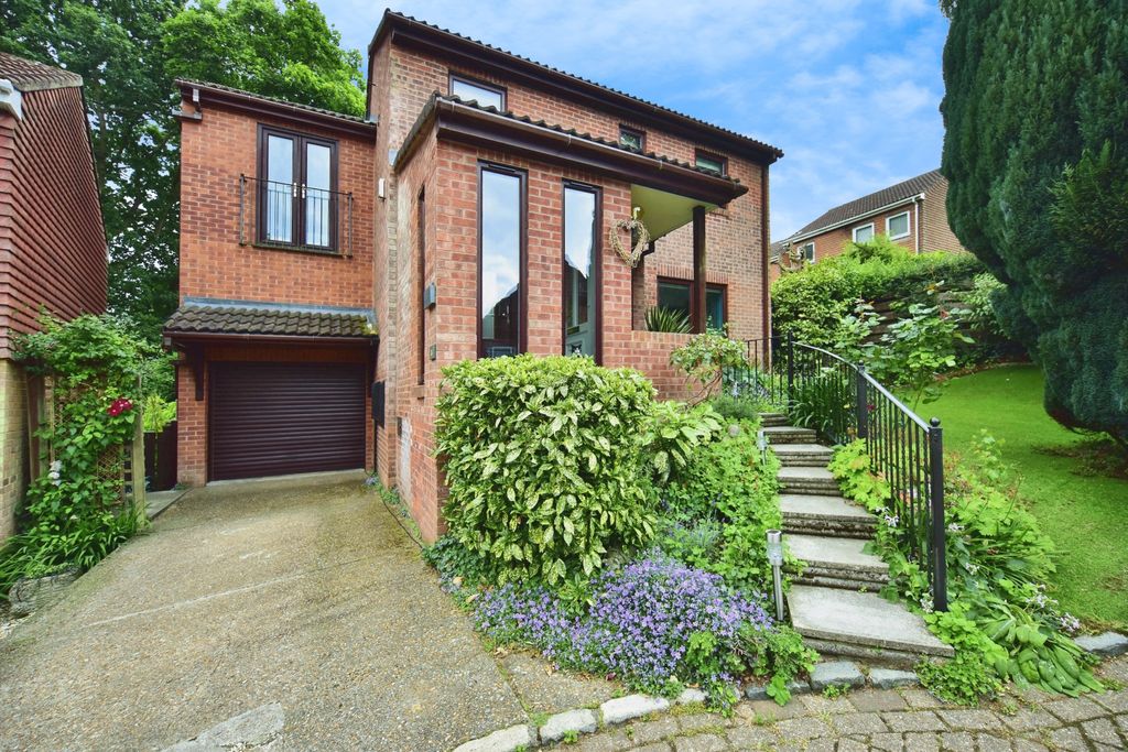 Property photo 1 of 20