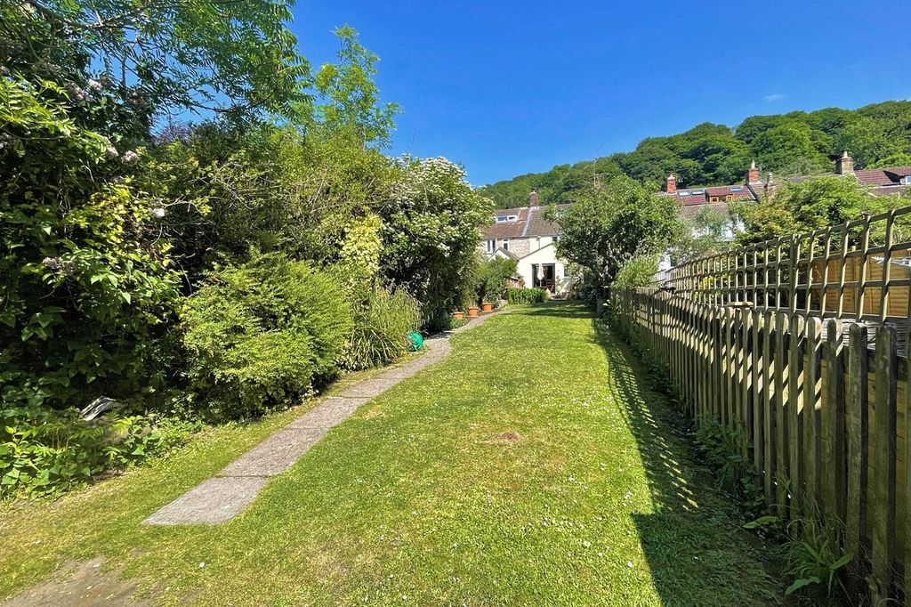 Property photo 2 of 19