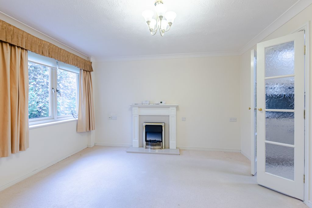 Property photo 2 of 14 Livingroom2