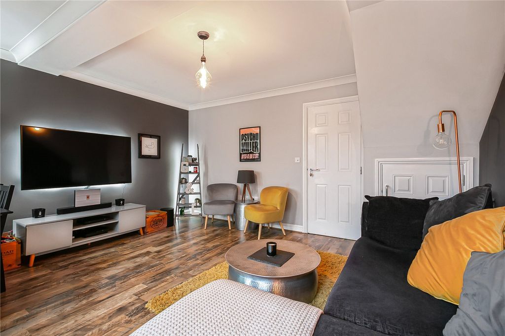 Property photo 3 of 18 Picture No. 30