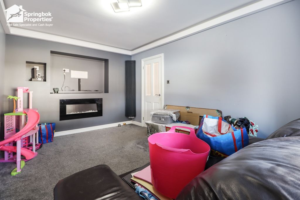 Property photo 3 of 19 2