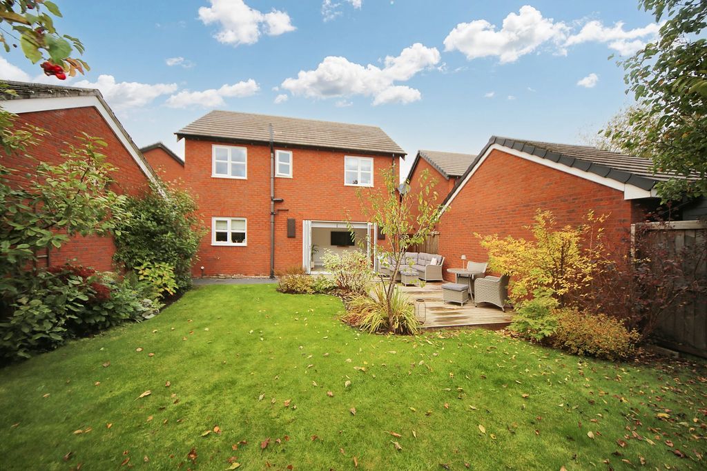 Property photo 3 of 31