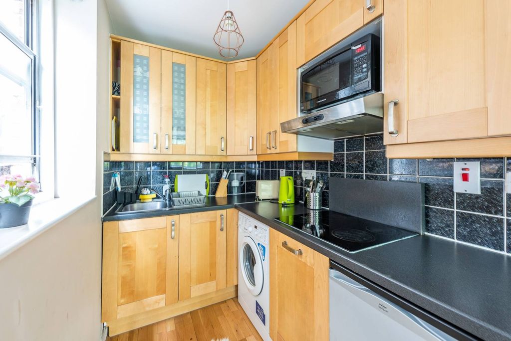 Property photo 3 of 7