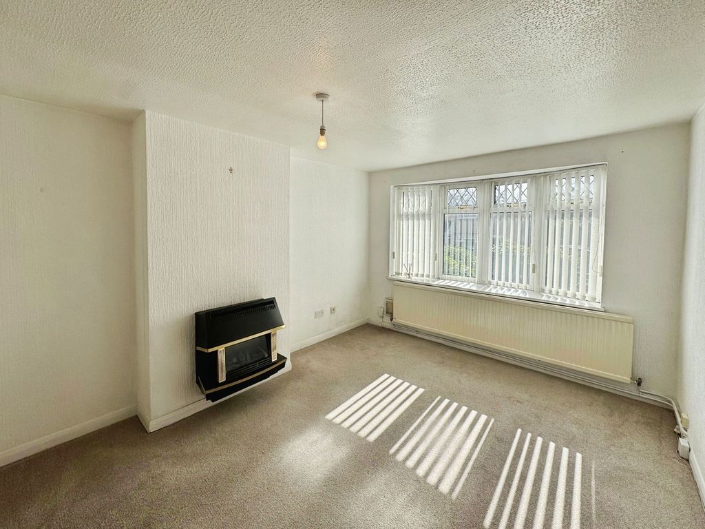 Property photo 2 of 27