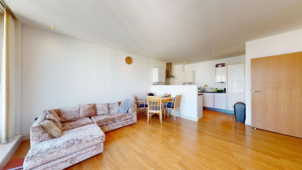 Property photo 3 of 11 2 Bedroom For Sale At Albert Basin, Gallions Reach