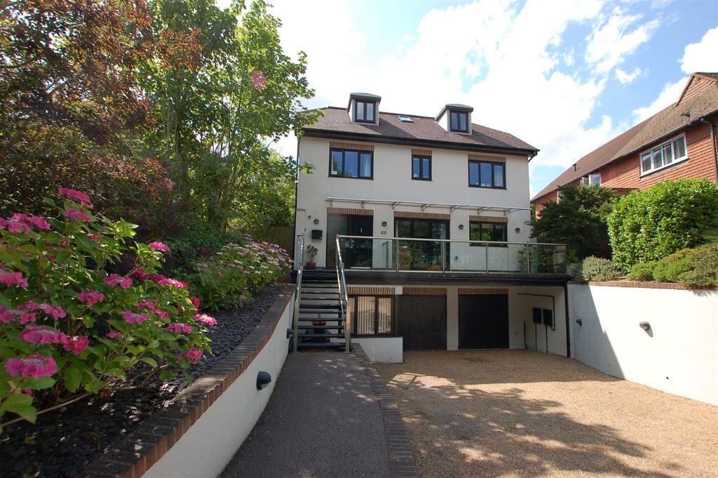 Property photo 1 of 41