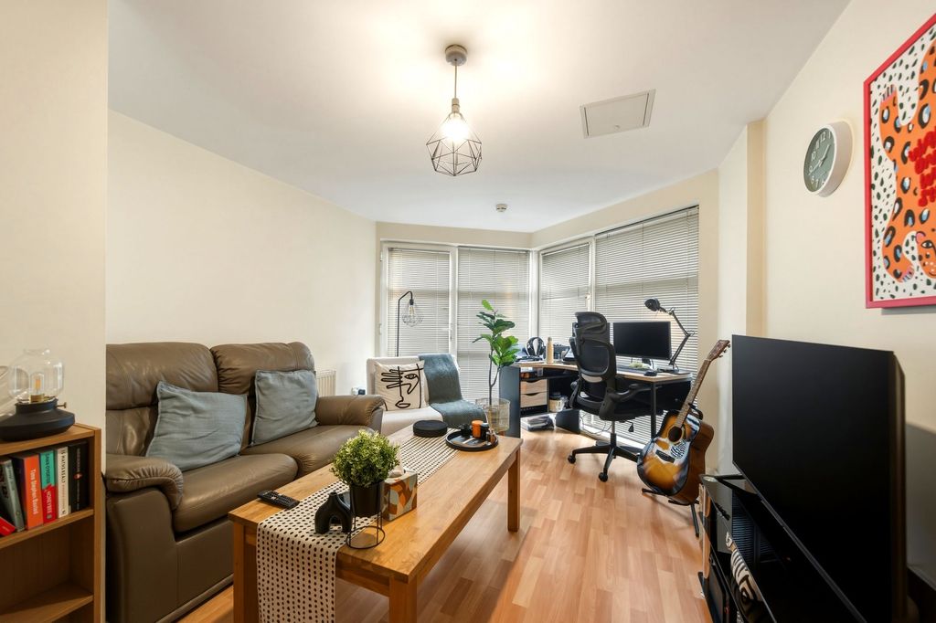 Property photo 2 of 16