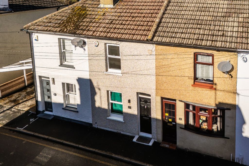 Property photo 1 of 15 6102810