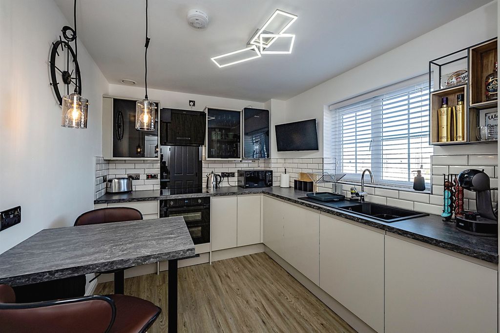 Property photo 2 of 13 Kitchen