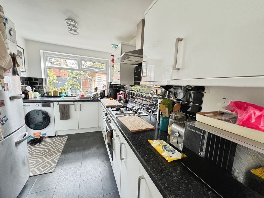 Property photo 3 of 15 Kitchen