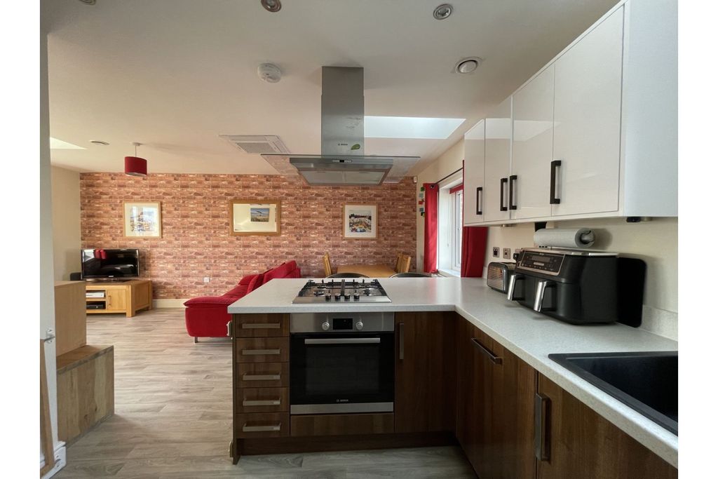 Property photo 3 of 14 Kitchen