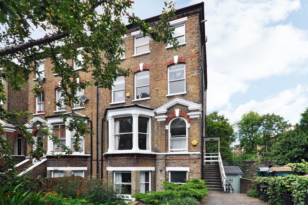 Property photo 2 of 9