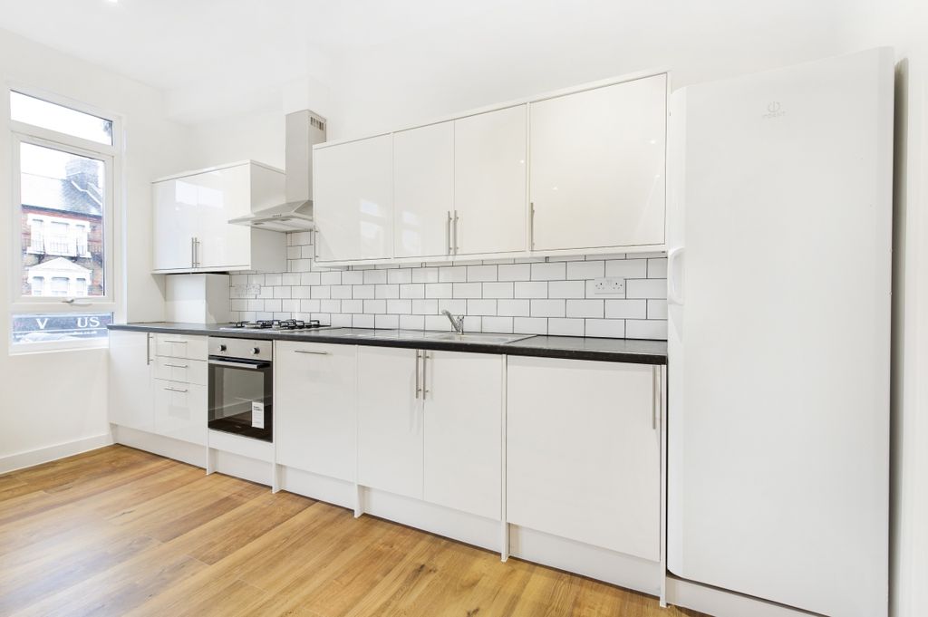 Property photo 2 of 6 682003 (3)