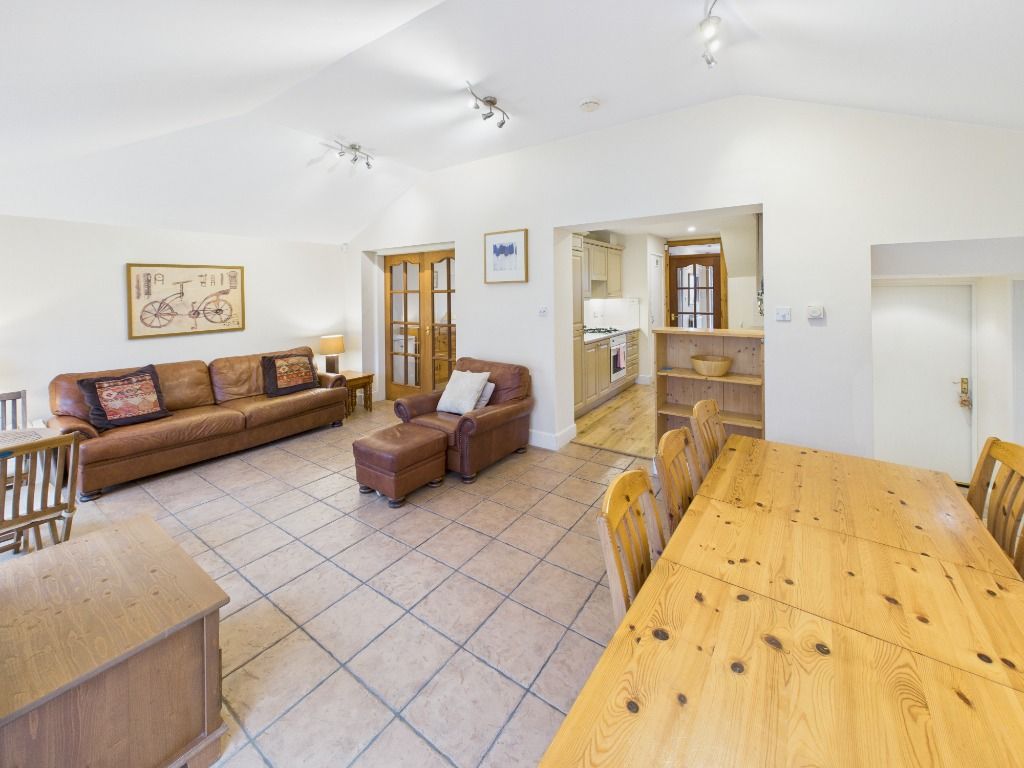 Property photo 3 of 23