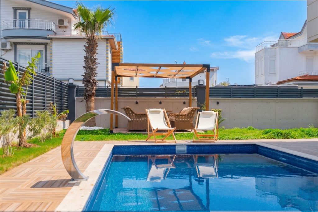 Property photo 2 of 21 Striking Villa For Sale In Belek, Antalya With A Private Pool - Manicured Exterior