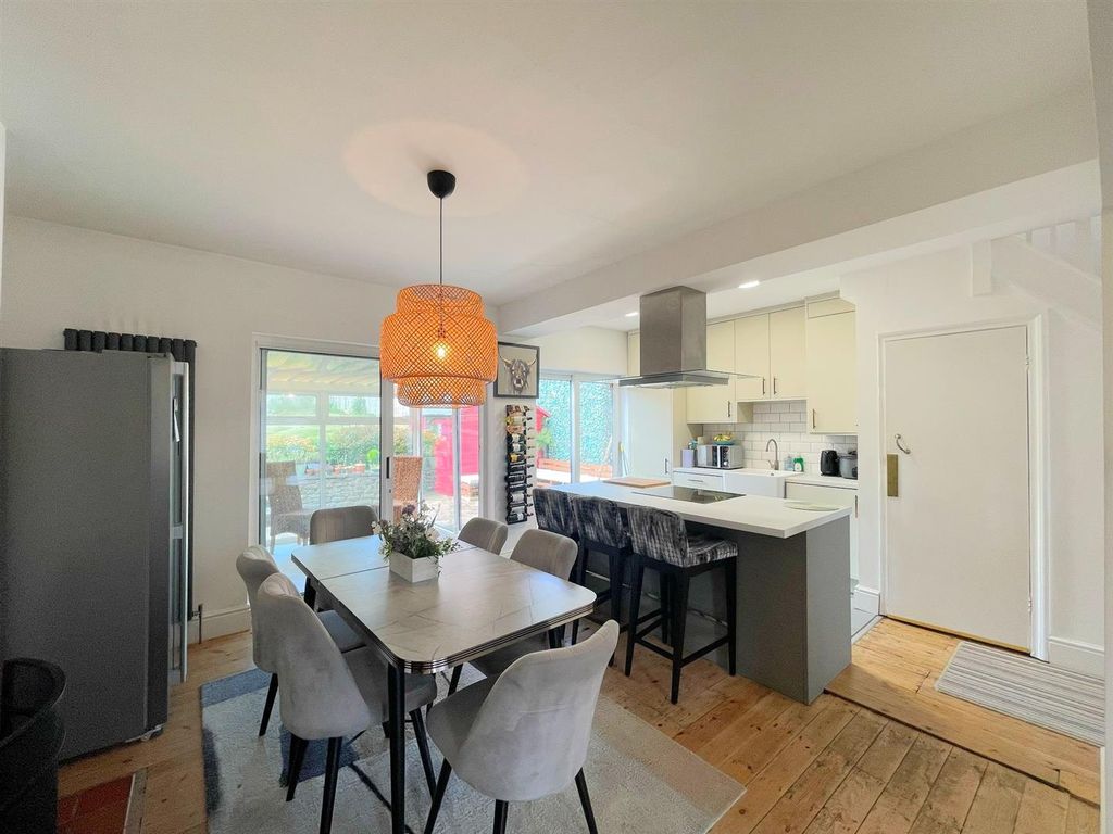 Property photo 1 of 17 Kitchen / Dining Room