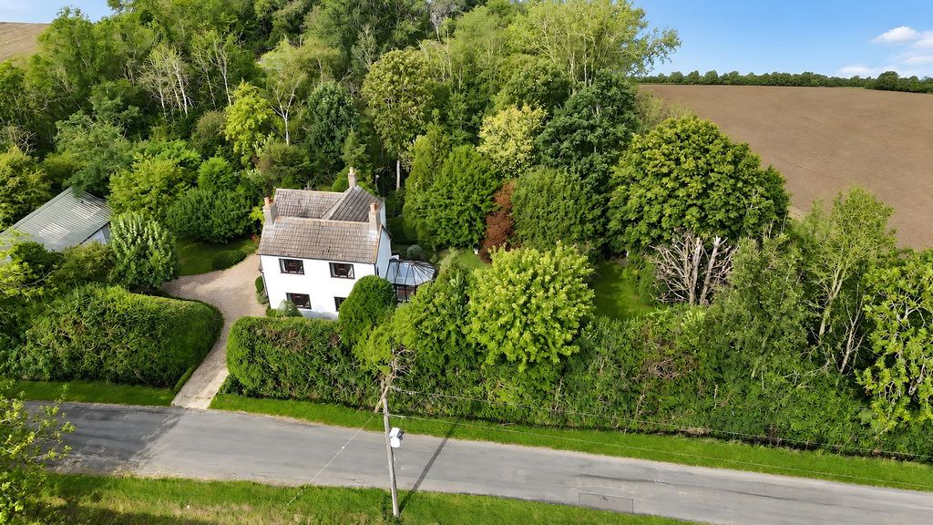 Property photo 3 of 21