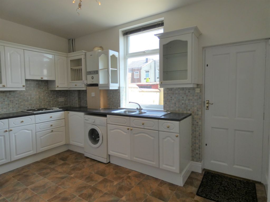 Property photo 3 of 10 Breakfast Kitchen