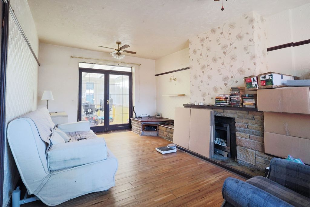 Property photo 2 of 17 Photo