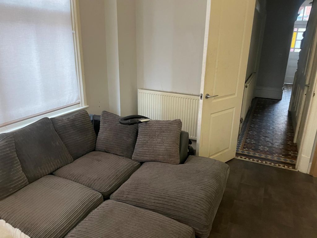 Property photo 3 of 14 Property Photo