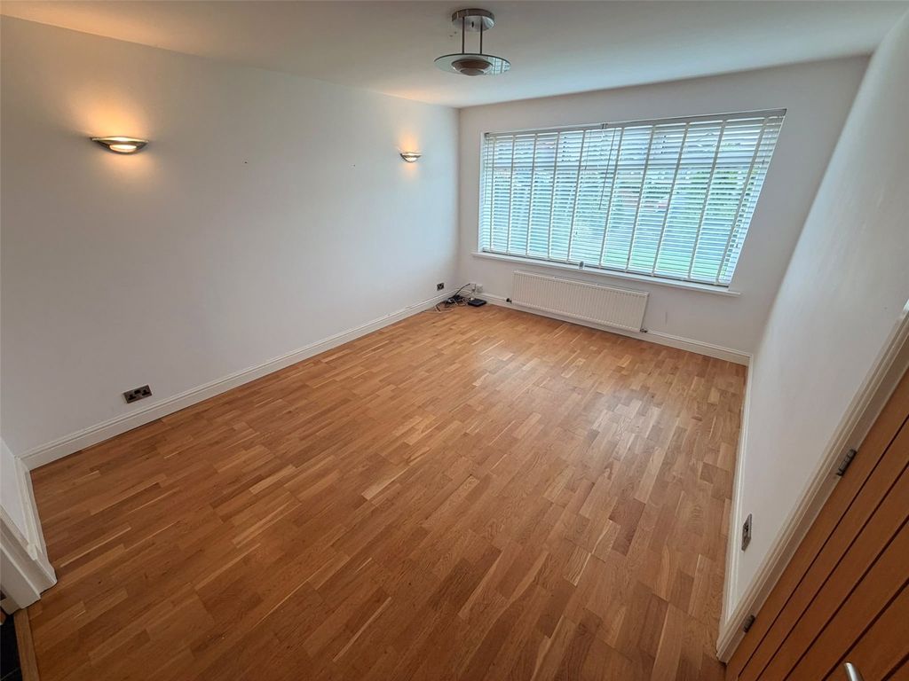 Property photo 3 of 16 Picture No. 06