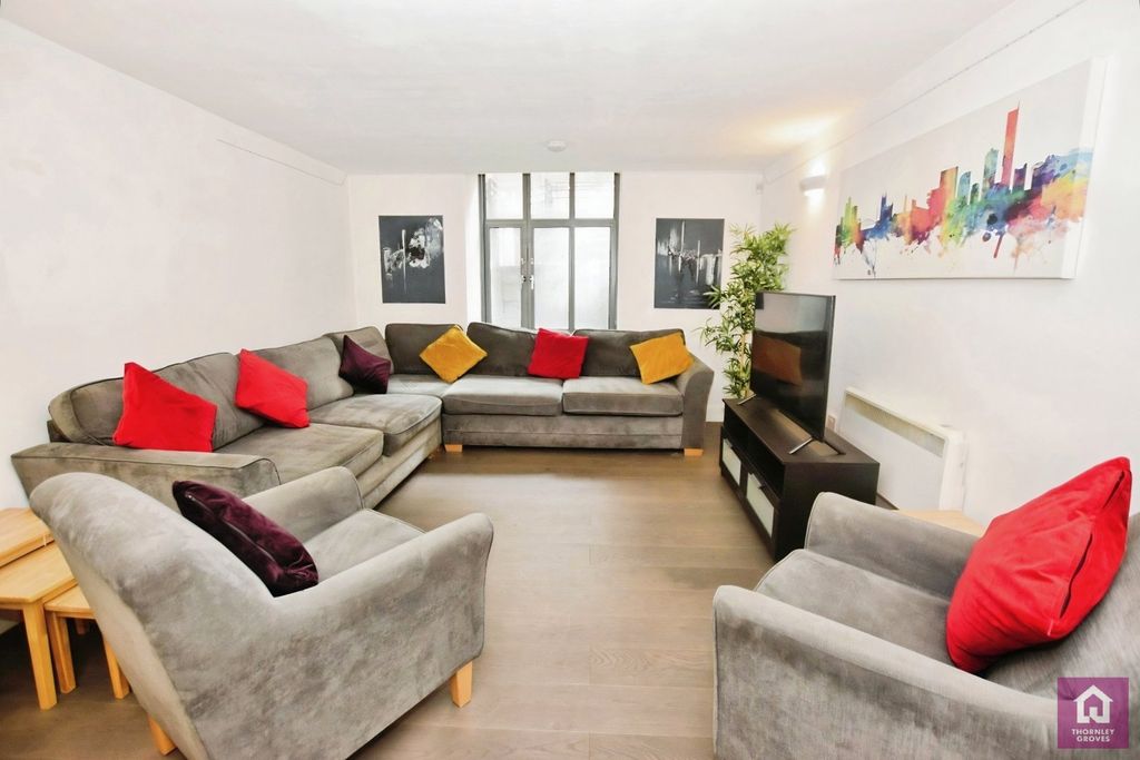 Property photo 2 of 14 Picture No. 27