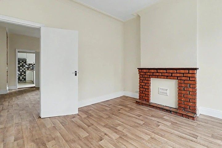 Property photo 3 of 11 Photo 2