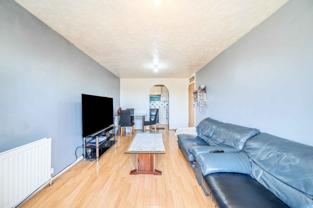 Property photo 3 of 18 Gallery