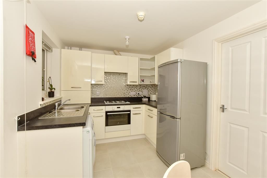 Property photo 3 of 15 Kitchen