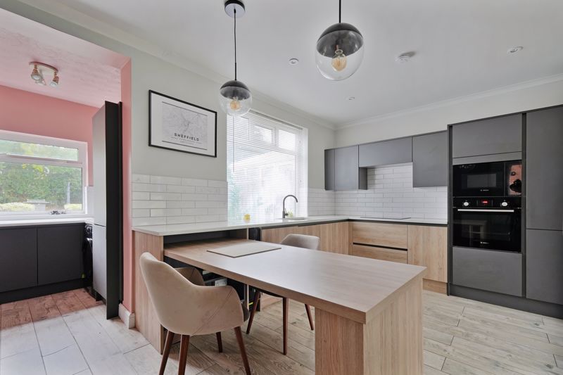 Property photo 2 of 33 Kitchen / Diner