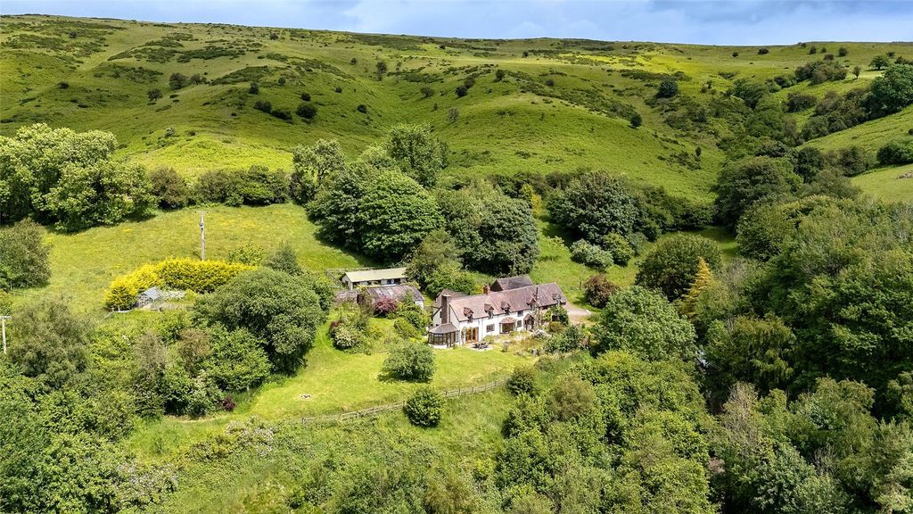 Property photo 2 of 36 Picture No. 04