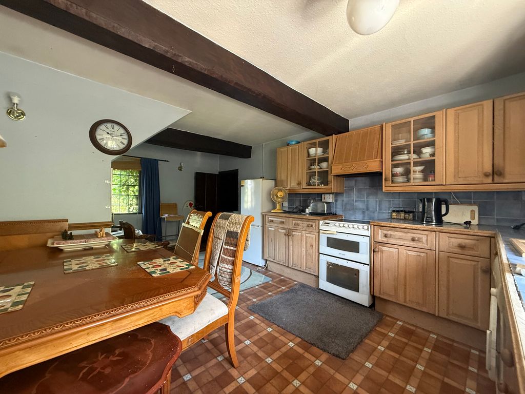 Property photo 3 of 6