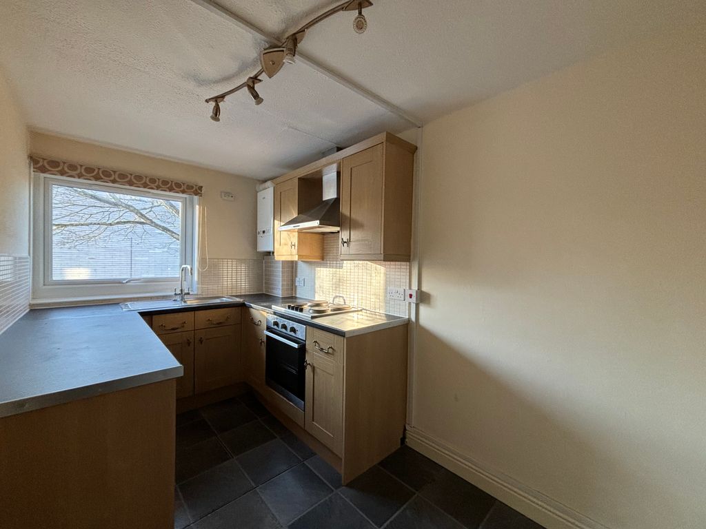 Property photo 3 of 6 Kitchen