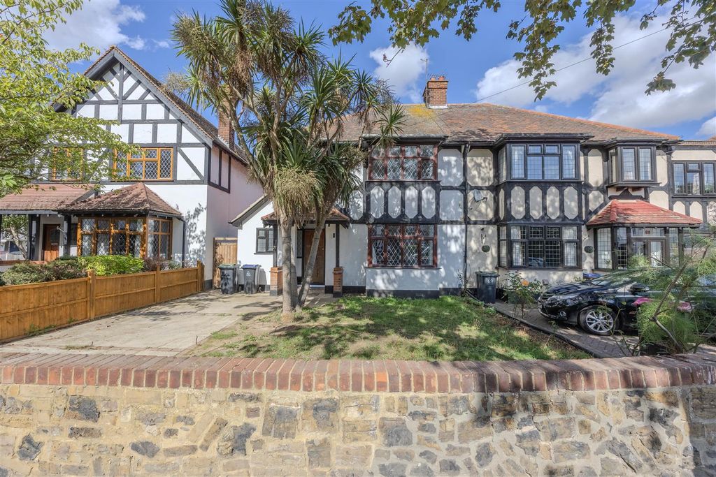 Property photo 1 of 32
