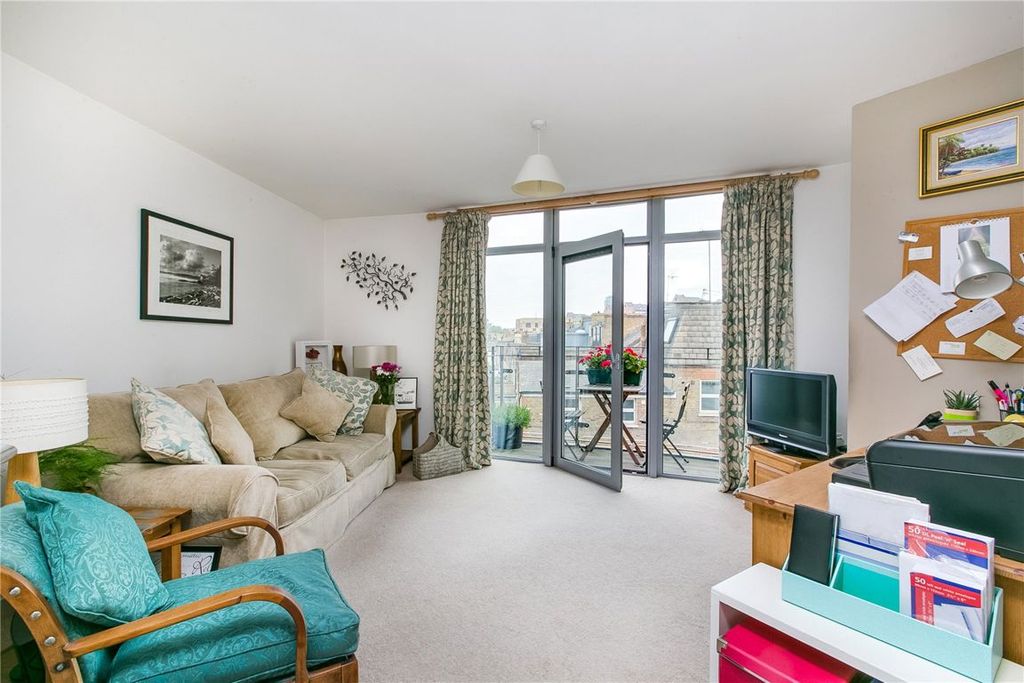 Property photo 2 of 6