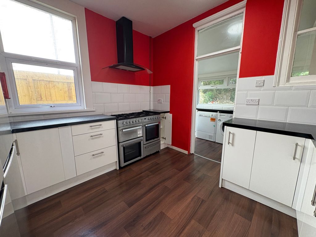 Property photo 3 of 14 7d7410A1-7F4F-4c7d-A225-E6A6F424489c