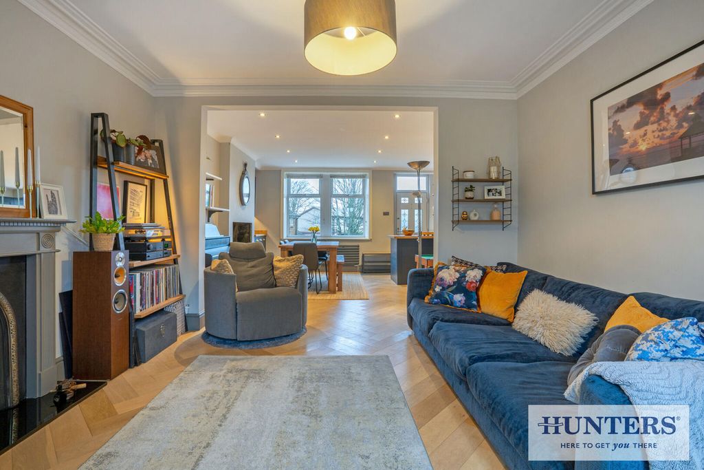 Property photo 3 of 26 Living Room