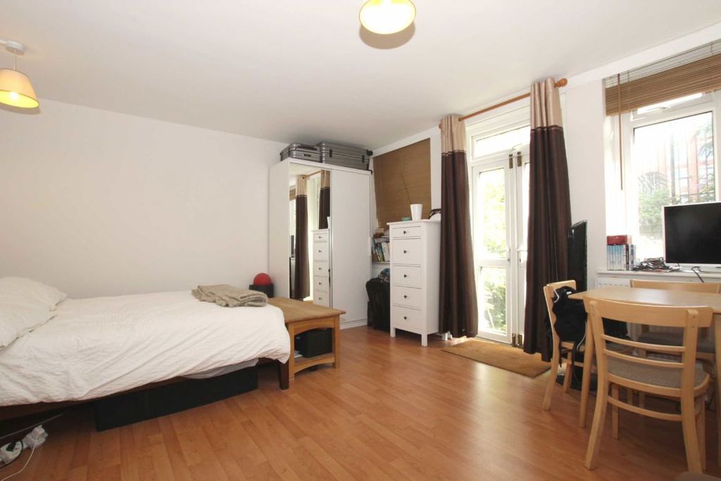 Property photo 1 of 4