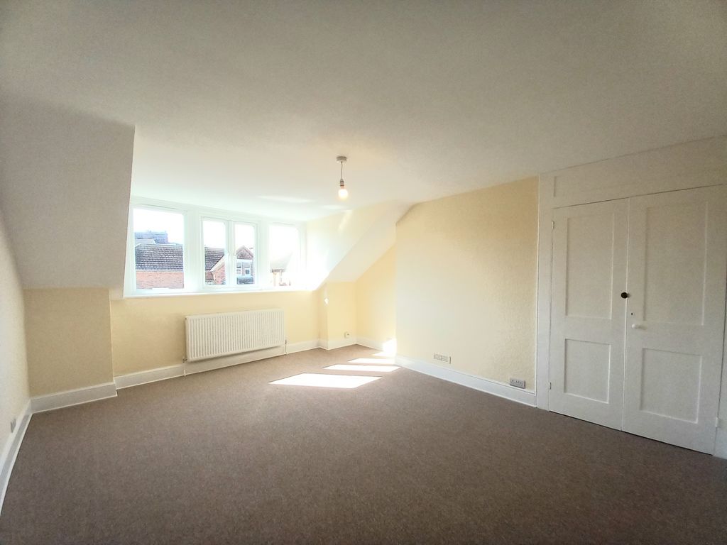 Property photo 3 of 6 Lounge / Diner