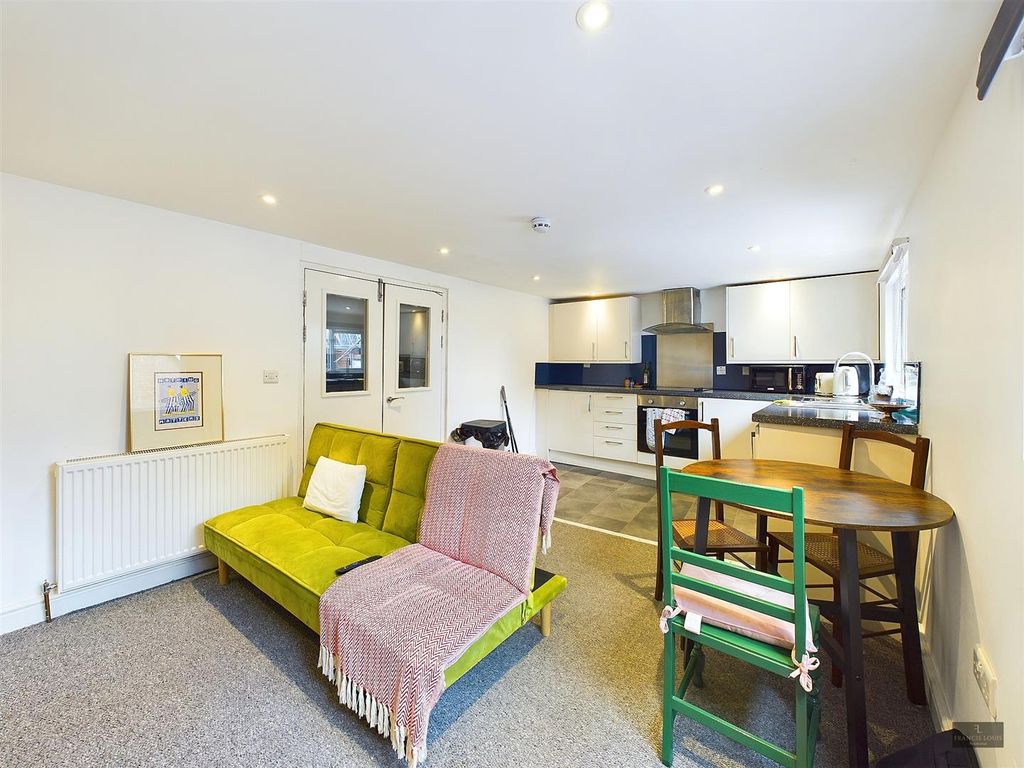 Property photo 1 of 7 Cam02887G0-Pr0249-Still003.Jpg