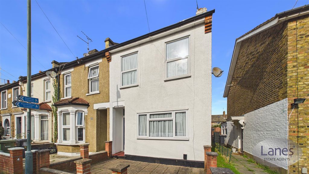 Property photo 1 of 24 Cam02479G0-Pr0028-Still024.Jpg