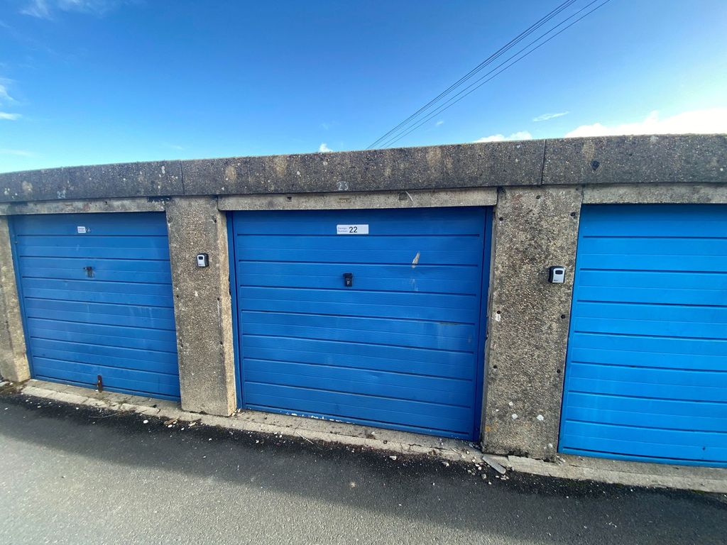 Property photo 3 of 6