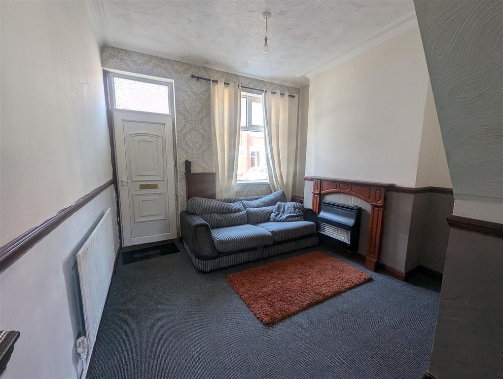 Property photo 2 of 5 1000233343.Jpg