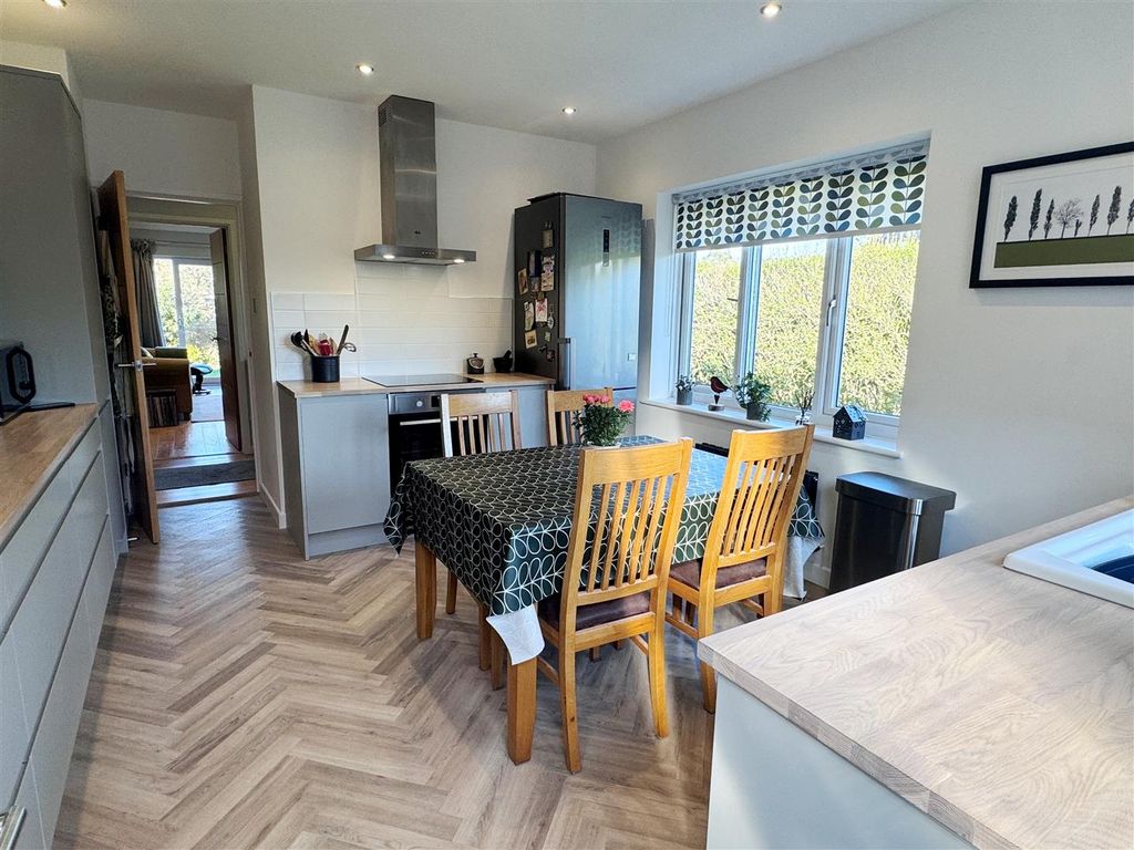 Property photo 3 of 24 Kit 1.Jpg