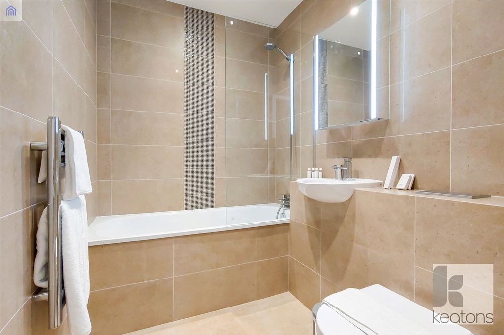 Property photo 3 of 8 Bathroom