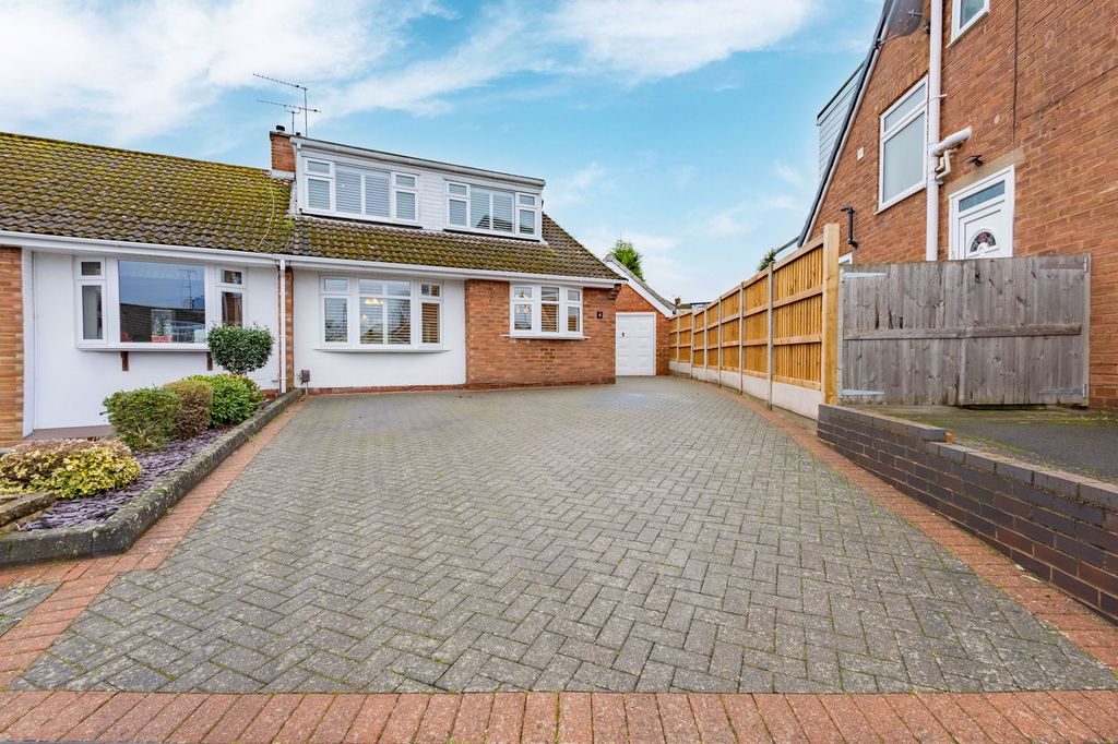 Property photo 1 of 41