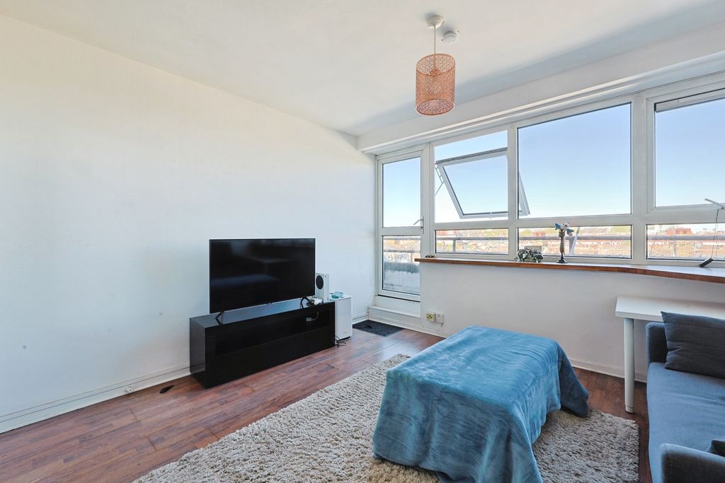 Property photo 3 of 18 Pbox-Img.Jpg