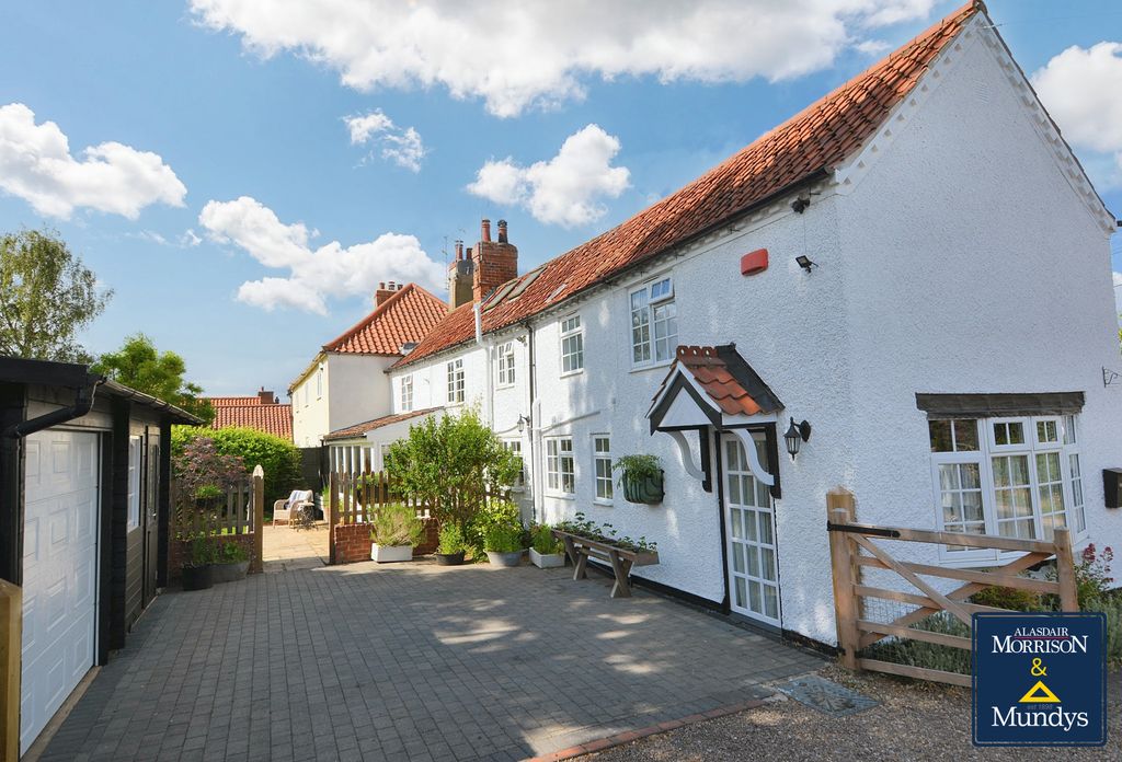 Property photo 1 of 27 Vine Cottage