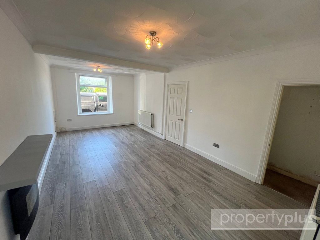 Property photo 3 of 14 Picture No. 08