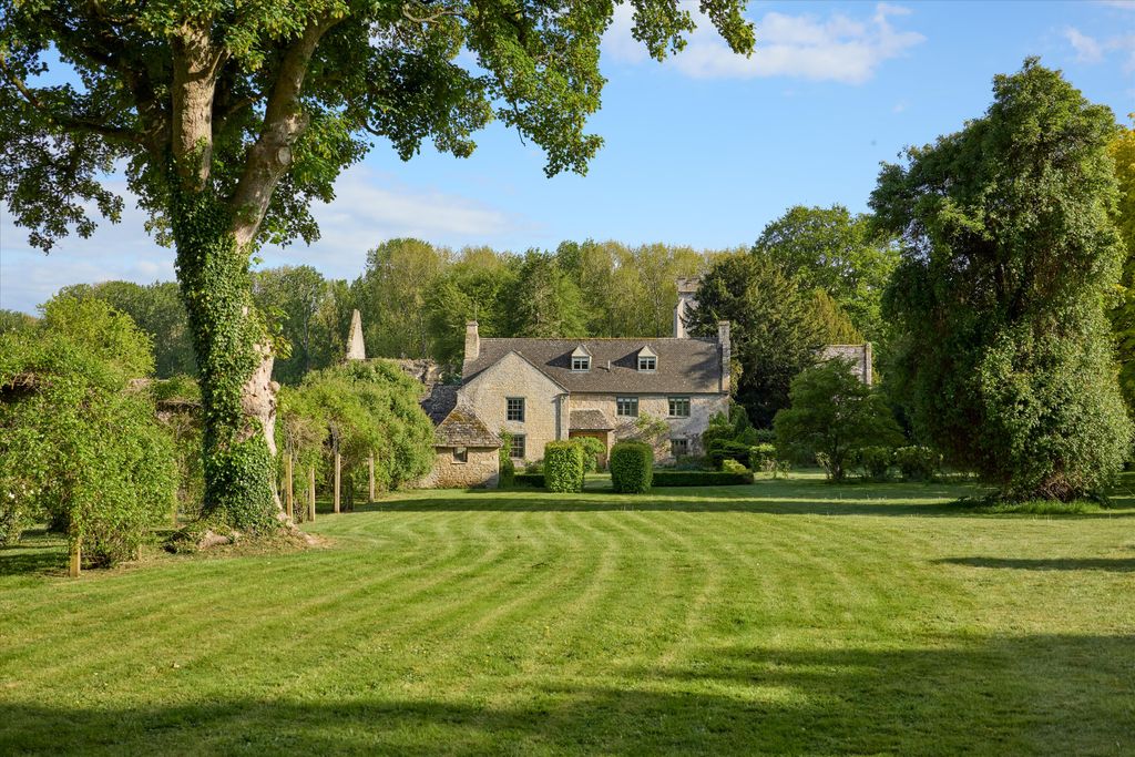 Property photo 1 of 35 Image